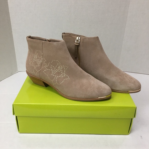 NWT Ted Baker Dakotas Studded Suede Ankle Boots - Picture 2 of 8